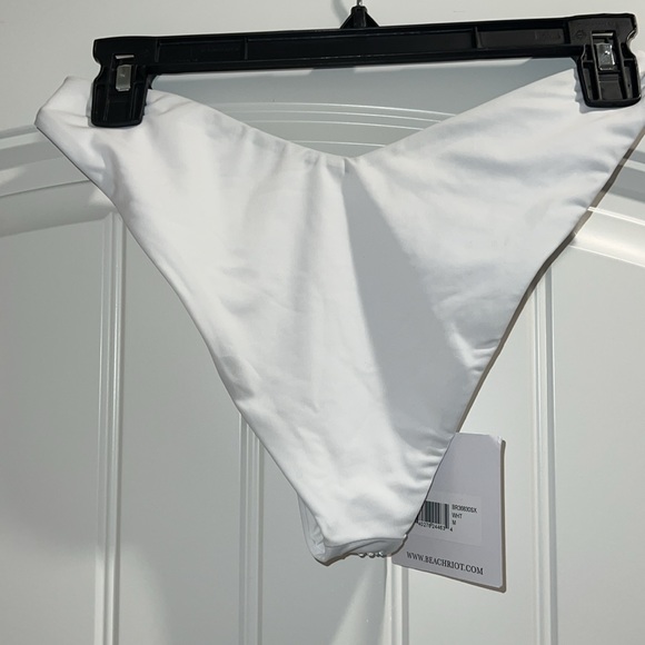 BEACH RIOT x REVOLVE Vanessa Bikini Bottom in White - Picture 9 of 9